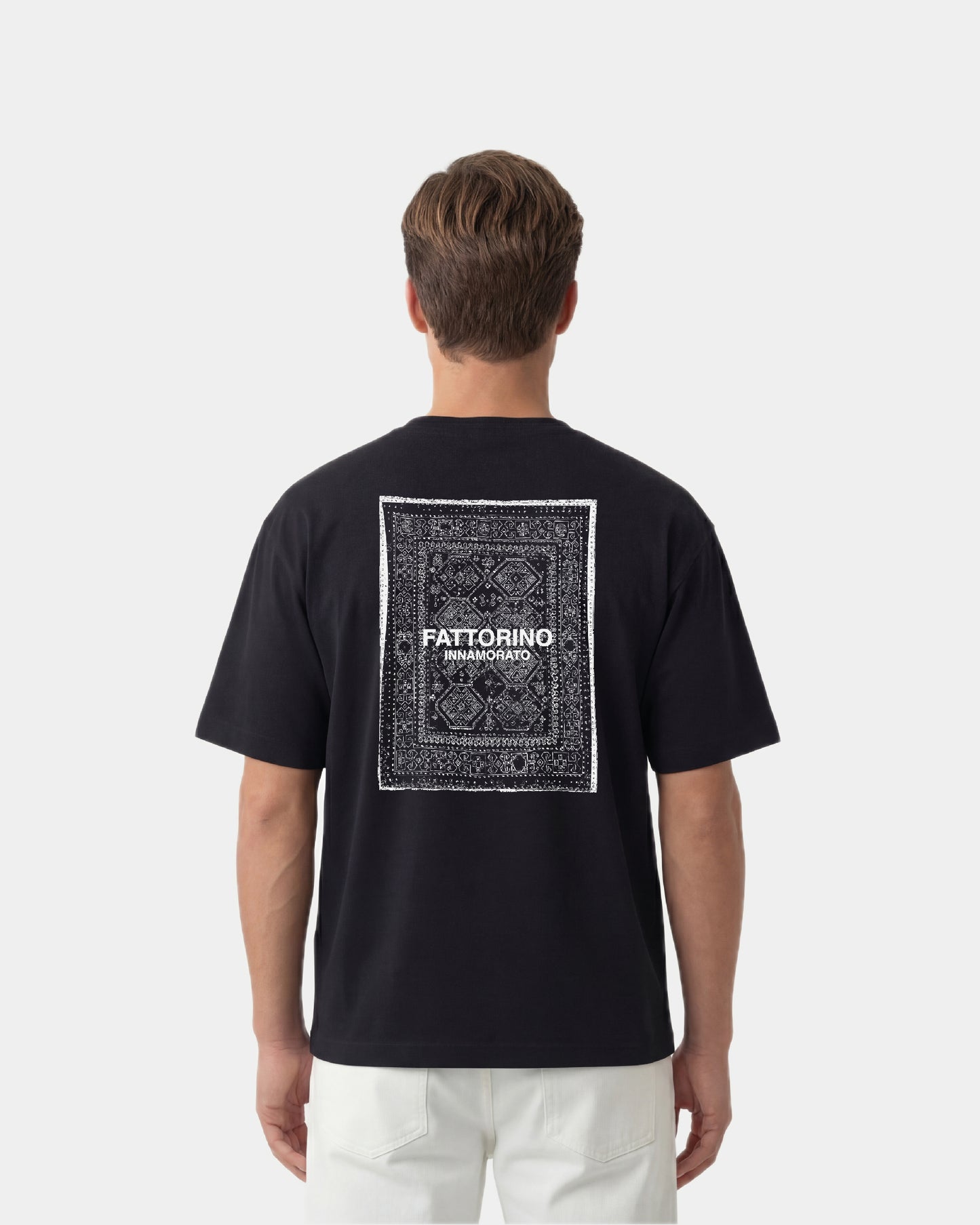 Fattorino black tshirt indian rug