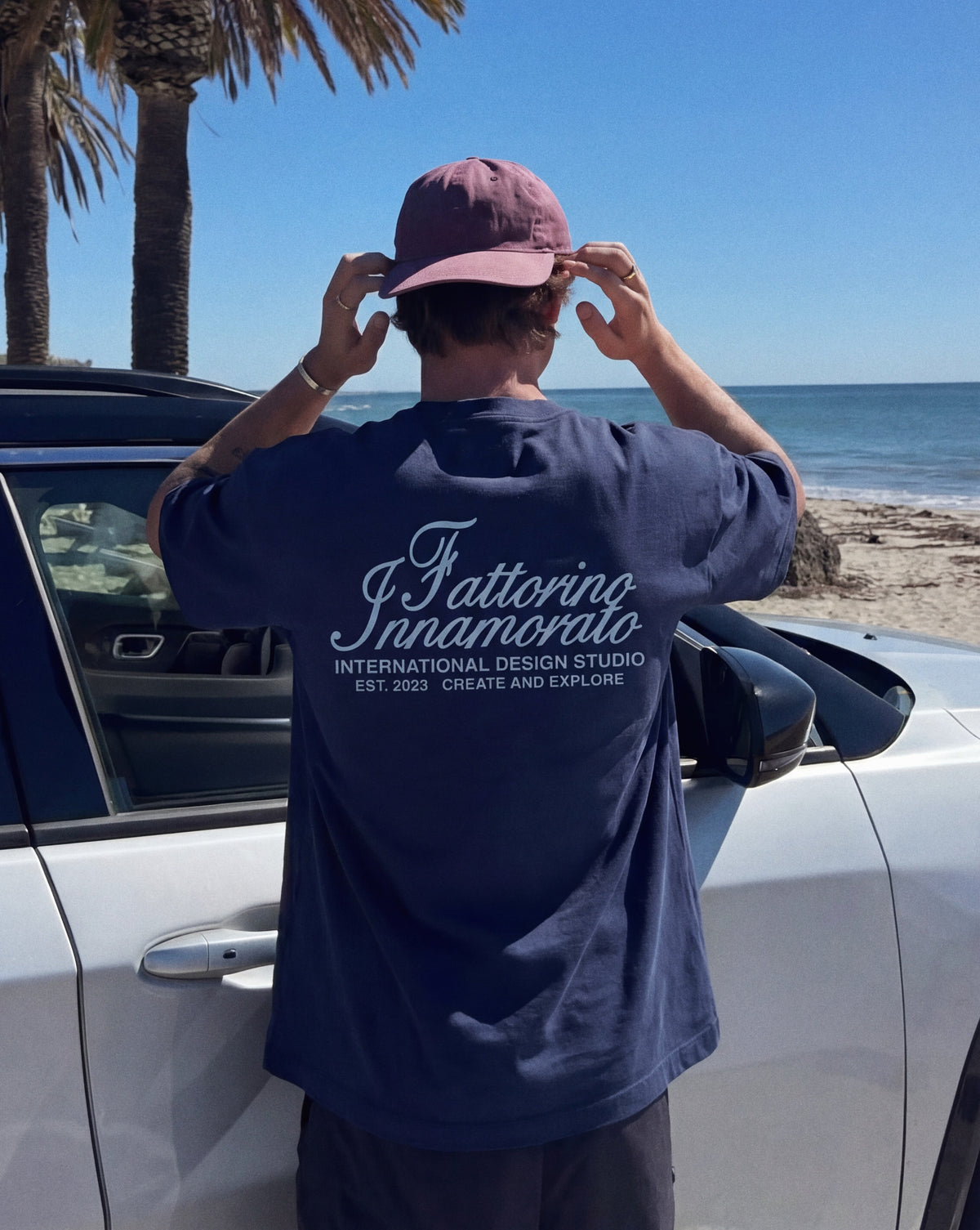 Navy blue t-shirt for summer. Fattorino innamorato navy international